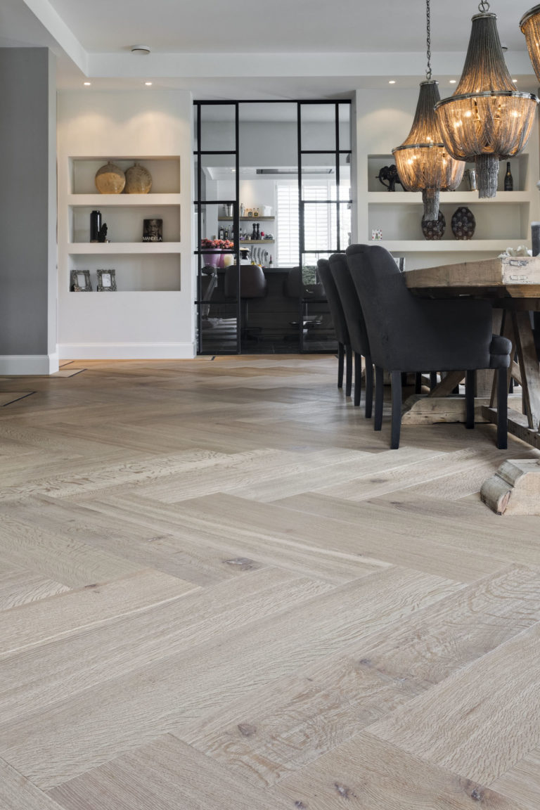 vrek Schuine streep stad Stijlvolle visgraat parket plaatsen | Nobel Flooring